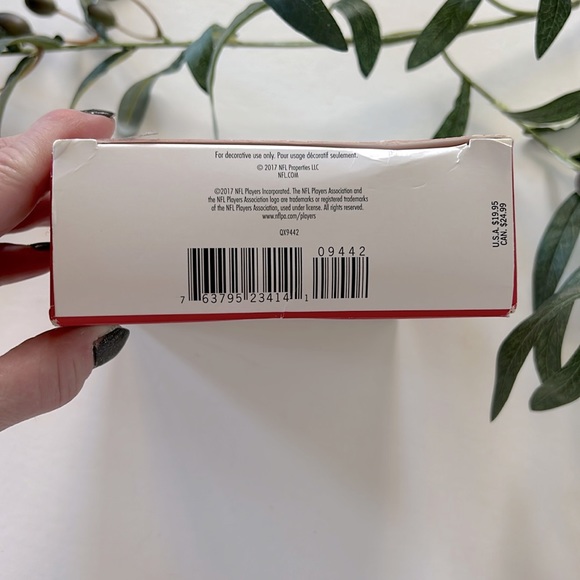 Hallmark Keepsake Ornament Collector’s Series Cam Newton Football Legends - Picture 2 of 10